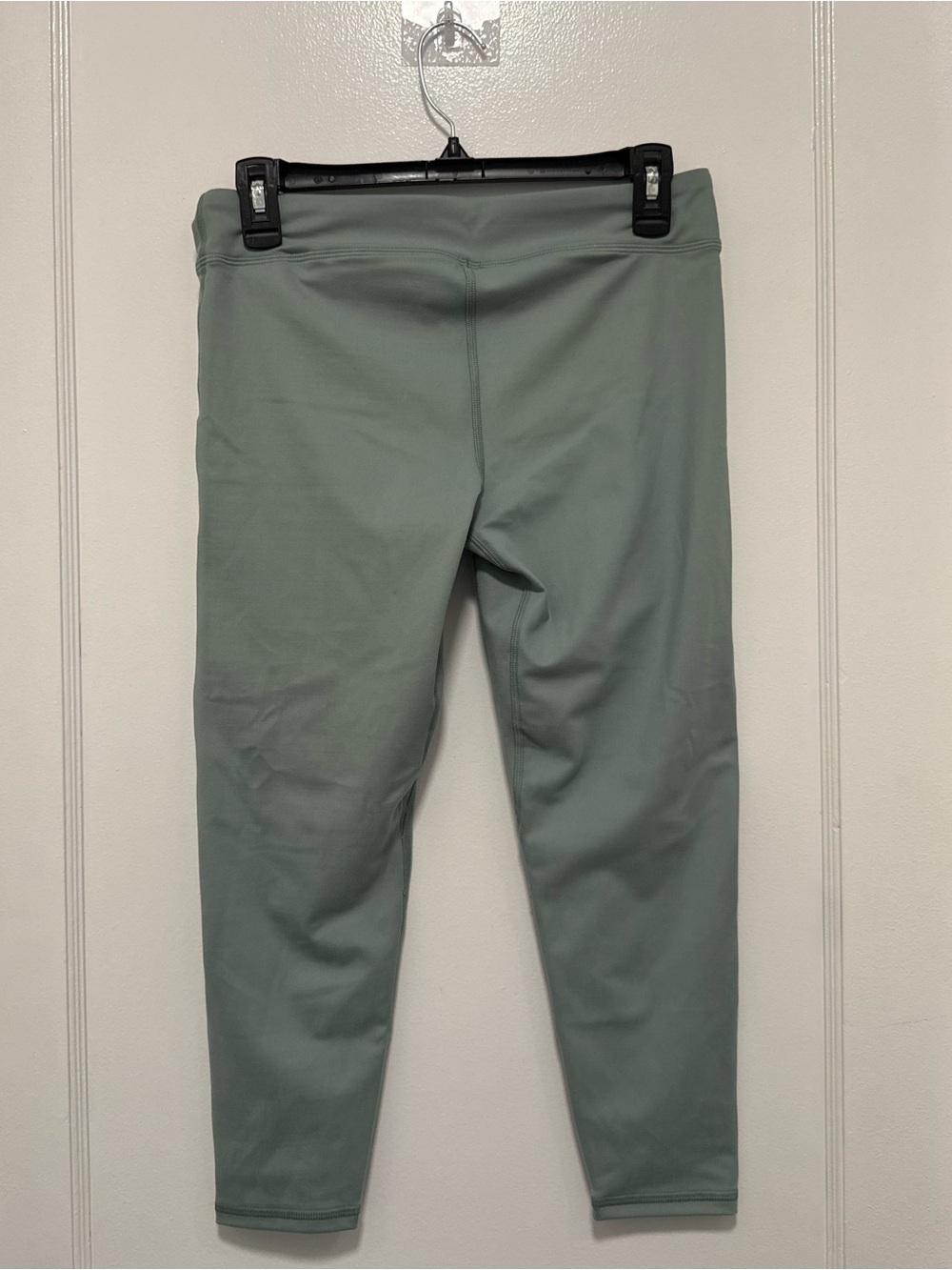 NWT Under Armour Girls Motion Crop Leggings Sage Green YL - Picture 2 of 5